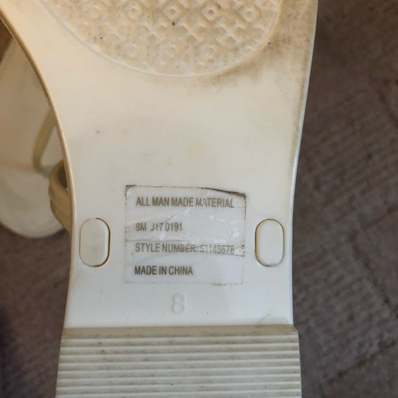 White Tory Burch Sandals with Gold Logo size 8 - Picture 4 of 5